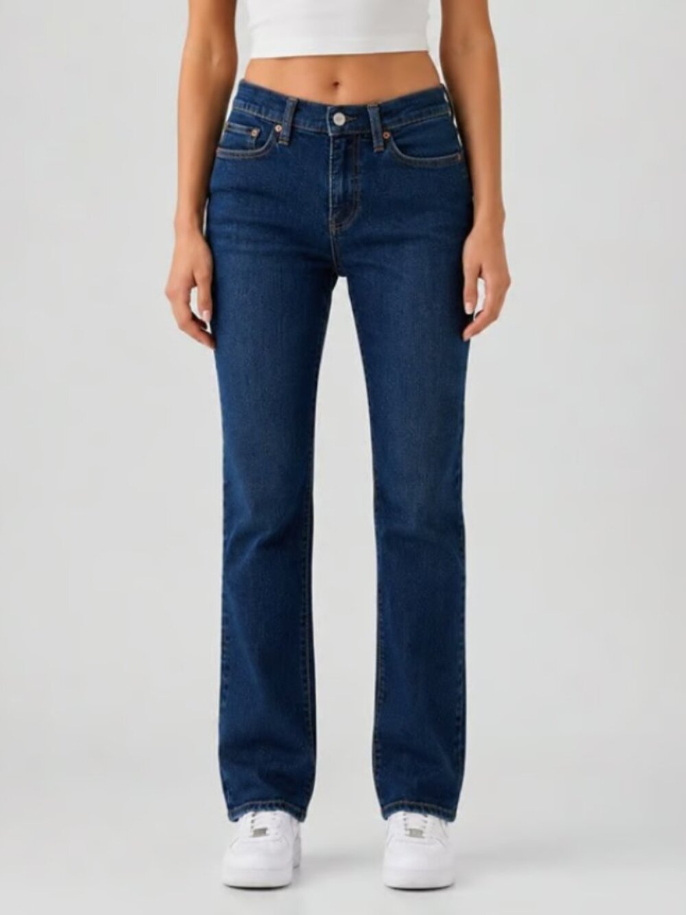 Gap Women's Classic Straight Jeans, 28 Regular